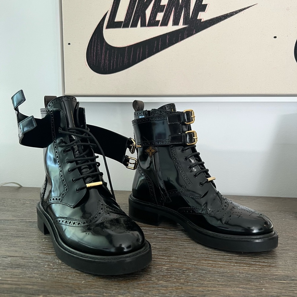 Louis Vuitton Black Patent Leather Lasercut Accents Combat Boots Size 39 - Picture 4 of 10